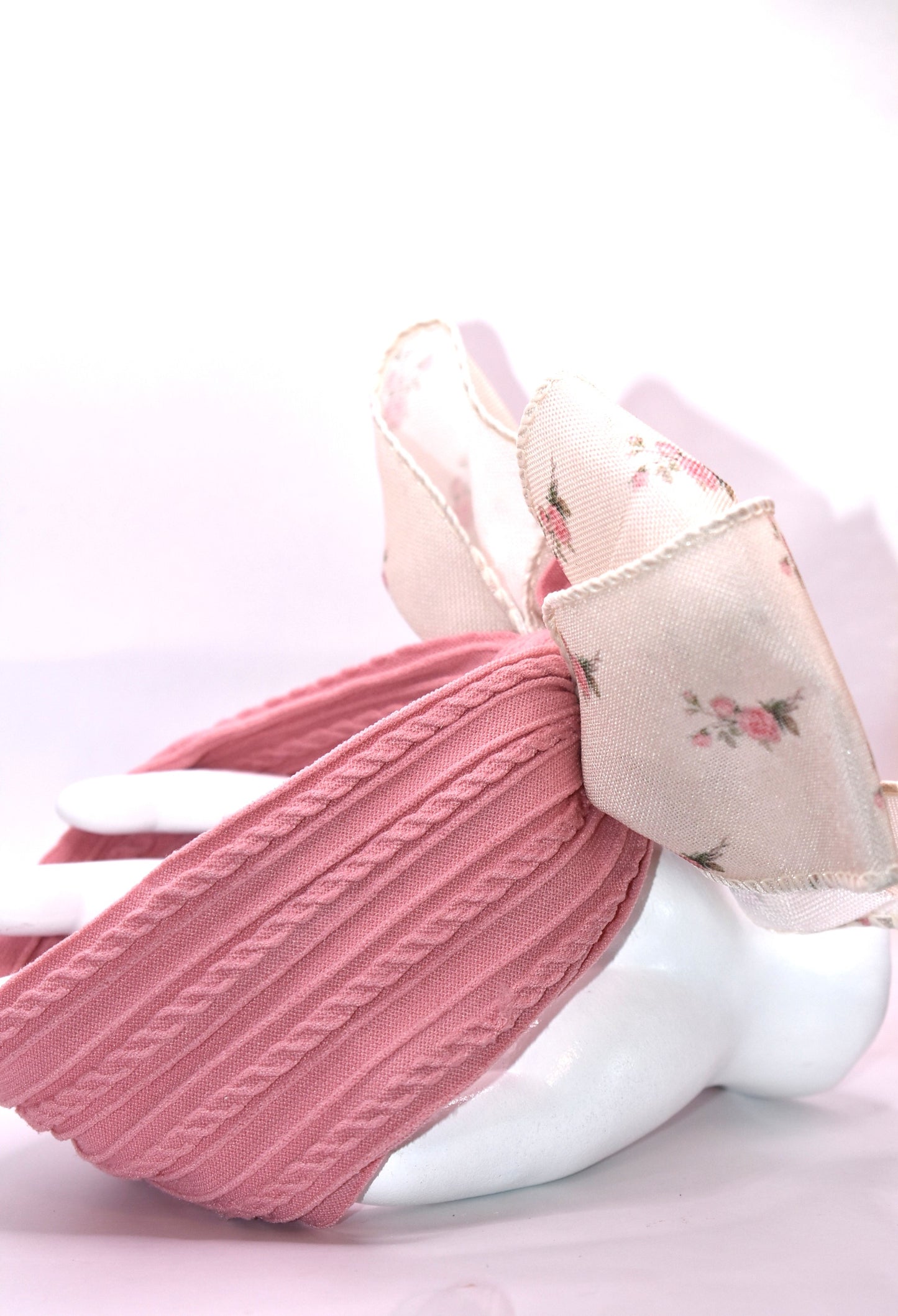 Let your little one shine with this show-stopping bow headband! 🎀 Crafted from soft, stretchy material that moves with your child all day long, this pretty large bow makes the perfect statement piece. ✨ Whether it's for playtime, special occasions, or everyday style, this headband combines comfort with undeniable charm. 💕 Watch heads turn as your sweetie rocks this adorable accessory! 🌟