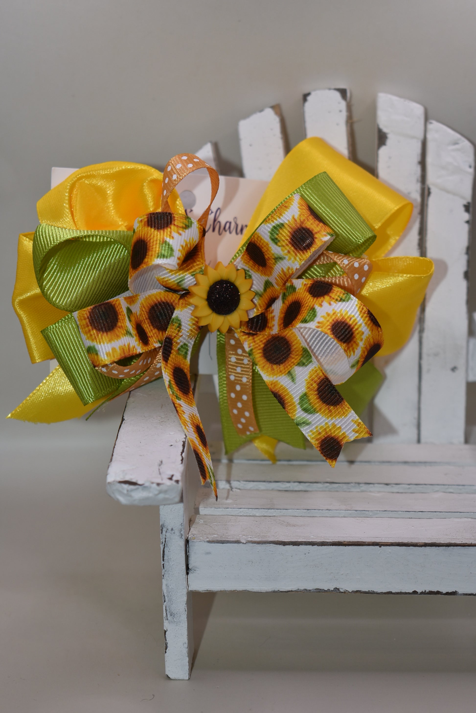 Add a burst of sunshine to your look with this super cute layered ribbon clip! Featuring a charming sunflower motif topped with a delightful sunflower charm, it’s perfect for brightening any outfit. The wrapped alligator clip ensures a secure hold while keeping your style fresh and fun. 🌻✨ Perfect for those who love a playful touch!
