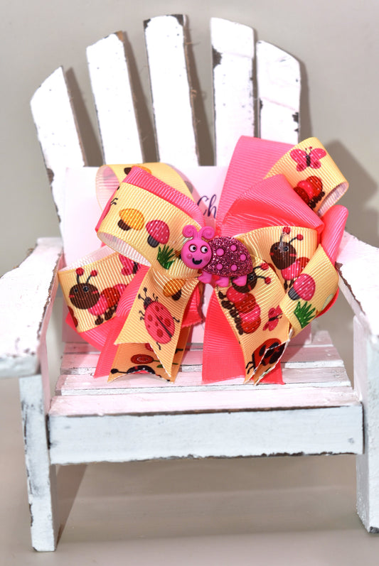 Add a splash of fun with this adorable girly bug-themed ribbon! Featuring a bright pink ribbon accented by the cutest little pink bug perched on top 🐞, this charming clip brings a playful touch to any look. Secured with a wrapped alligator clip on the back, it’s easy to wear for instant cuteness and style 💖. Perfect for brightening your day or gifting to someone special!