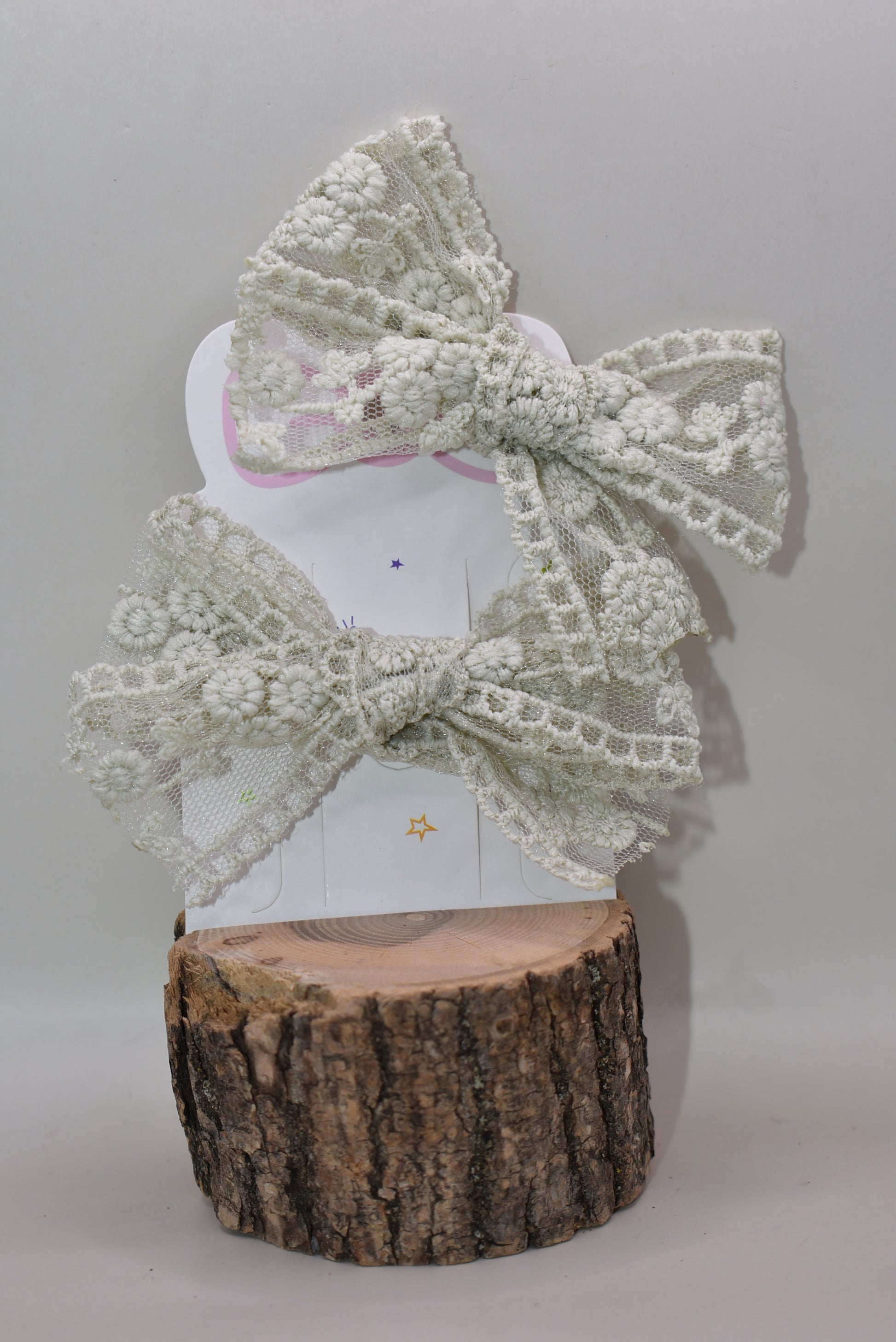Elevate your style with this charming duo of celery green lace bows! Perfect for adding a touch of whimsy to hairstyles, gifts, or creative projects, these delicate bows feature intricate lace detailing that brings elegance and fun together. Whether you're dressing up for a special occasion or just want to sprinkle a little extra charm into your everyday look, this set of 2 gives you double the adorable possibilities. Soft, sophisticated, and oh-so-pretty!