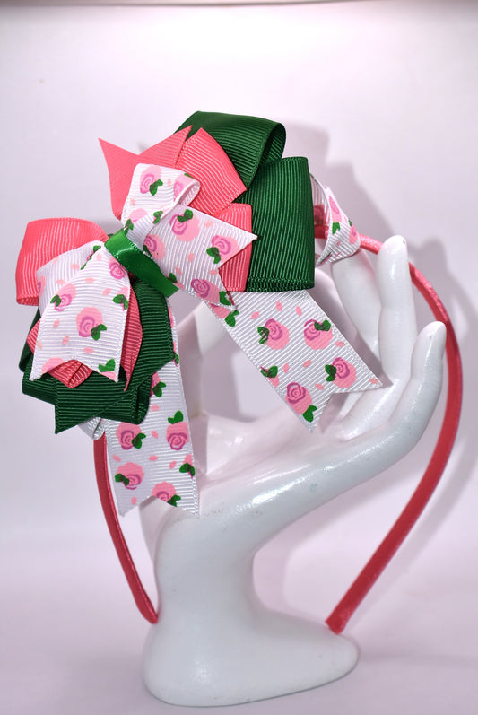 🌸 Elevate your everyday look with this charming headband featuring delicate rose flower motifs in gorgeous shades of green and pink! 🎀 Crafted from silky-soft, flexible material, it hugs your head with feather-light comfort—no pinching, no fuss. Whether you're dressing up for a special occasion or adding a touch of whimsy to your casual style, this versatile accessory is your new go-to piece. 💚💗 Perfect for any outfit, any mood, any moment!