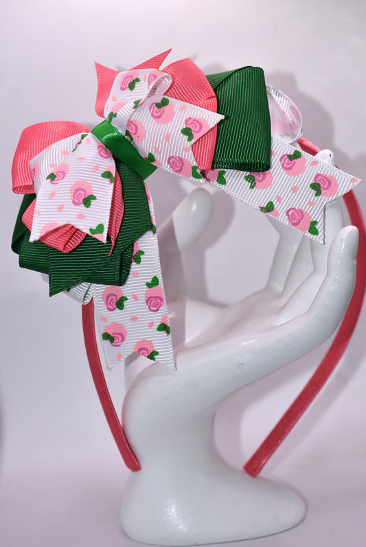🌸 Elevate your everyday look with this charming headband featuring delicate rose flower motifs in gorgeous shades of green and pink! 🎀 Crafted from silky-soft, flexible material, it hugs your head with feather-light comfort—no pinching, no fuss. Whether you're dressing up for a special occasion or adding a touch of whimsy to your casual style, this versatile accessory is your new go-to piece. 💚💗 Perfect for any outfit, any mood, any moment!